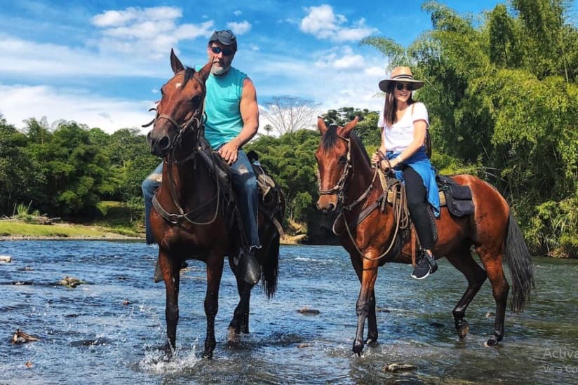 Sin duda, cada día que pasa nos anuncia que Karina Banda y Carlos Ponce prometen ser una pareja duradera y cada vez más consolidada.