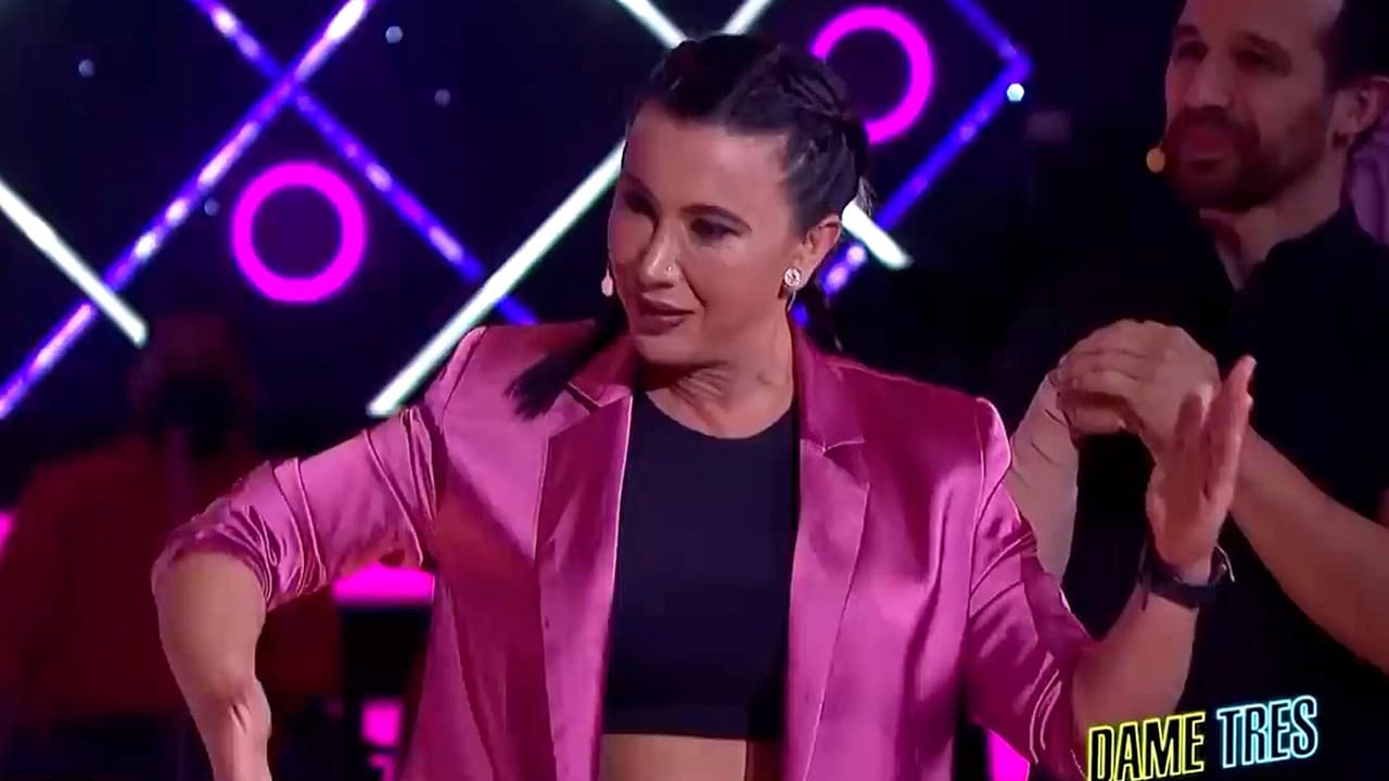 Mariazel imitó a un robot muy perverso y candente con "Dame tres"