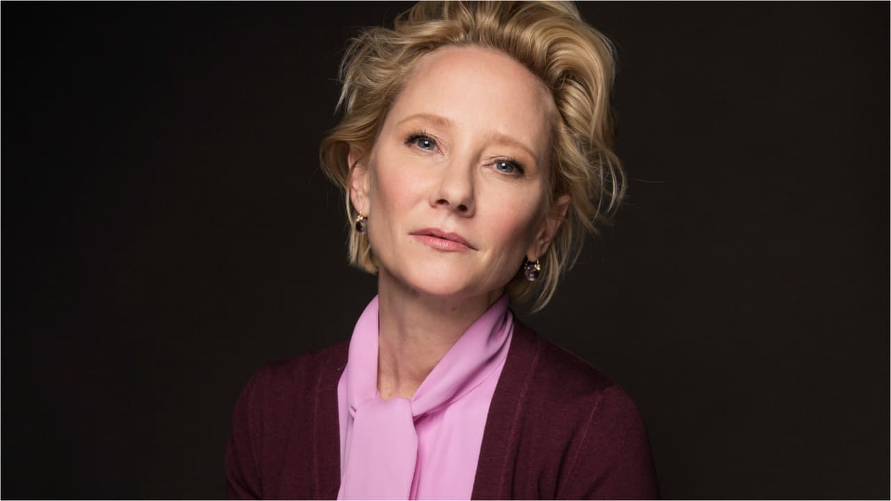 Retiran "pacíficamente" soporte vital a Anne Heche para donación de órganos tras muerte cerebral
