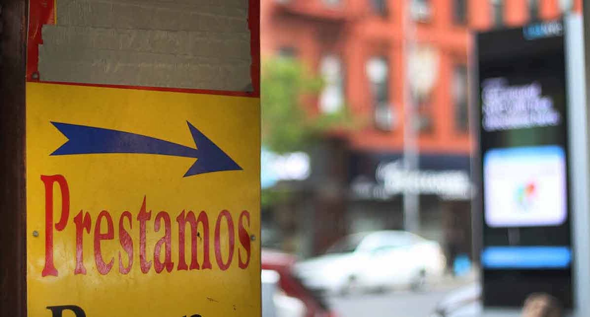 Estafa de Préstamo En tiempos de necesidad, los consumidores pueden comprar varios préstamos para ampliar su flexibilidad financiera. Los estafadores pueden pedirle que pague honorarios por adelantado por préstamos inexistentes, y una vez que reciben el pago, nunca más volverá a saber del estafador. Estos perpetradores pueden ofrecer préstamos por teléfono y solicitar que las tarifas se transfieran directamente a un individuo.
<br>