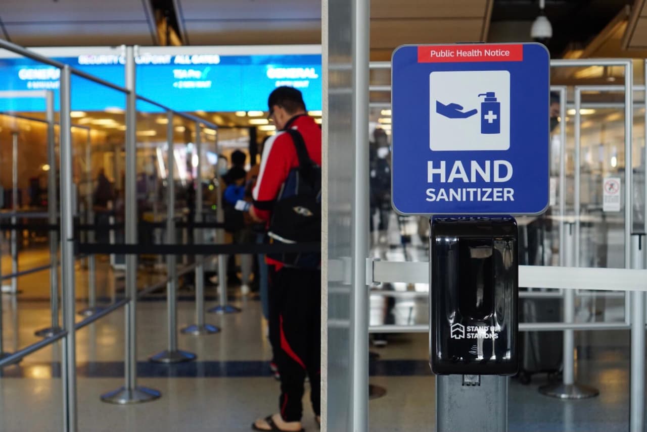 El vicepresidente de la aerolínea American Airlines, Joe Taney, dijo a Noticias 23 que las cosas han cambiado mucho desde marzo hasta ahora.
<br>