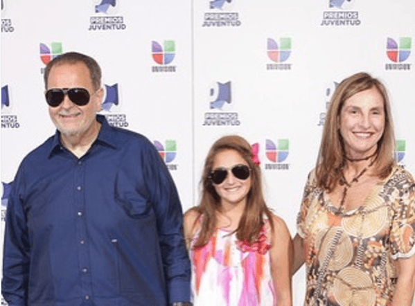 En 2016 Mia aprendió a manejar, pero tan solo unas semanas después de estar frente al volante sus padres se llevaron tremenda sorpresa cuando su hija les confesó que había recibido un ticket por tres multas de tránsito.