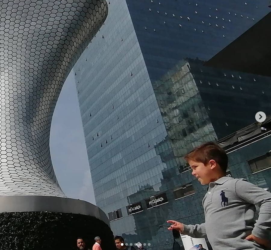 "A mí me llamaron para un cortometraje y dije 'bueno, está bien, es la primera vez que lo hago' y dije 'claro
<b>, <a href="https://www.univision.com/shows/te-doy-la-vida/te-doy-la-vida-pedro-y-nico-se-reencontraron-pese-a-las-maldades-de-ernesto-escena-del-dia-video" target="_blank">¡yo sí quiero ser actor!</a></b>", contó emocionado sobre sus inicios. 
<br>