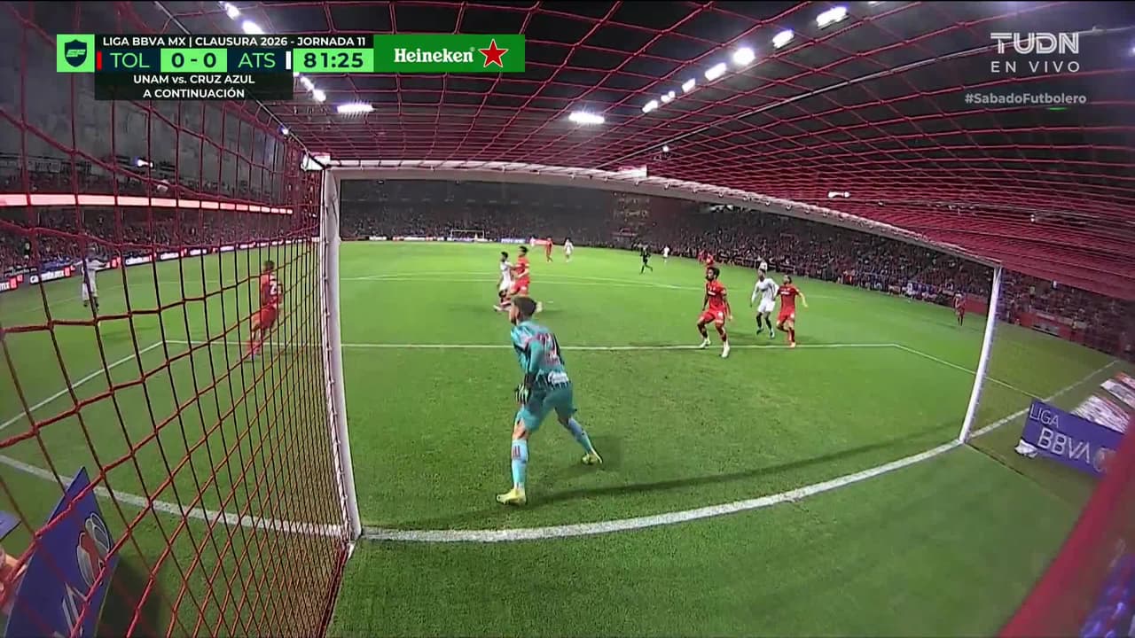 ¡TIRO ATAJADO! disparo por Alexis Vega.