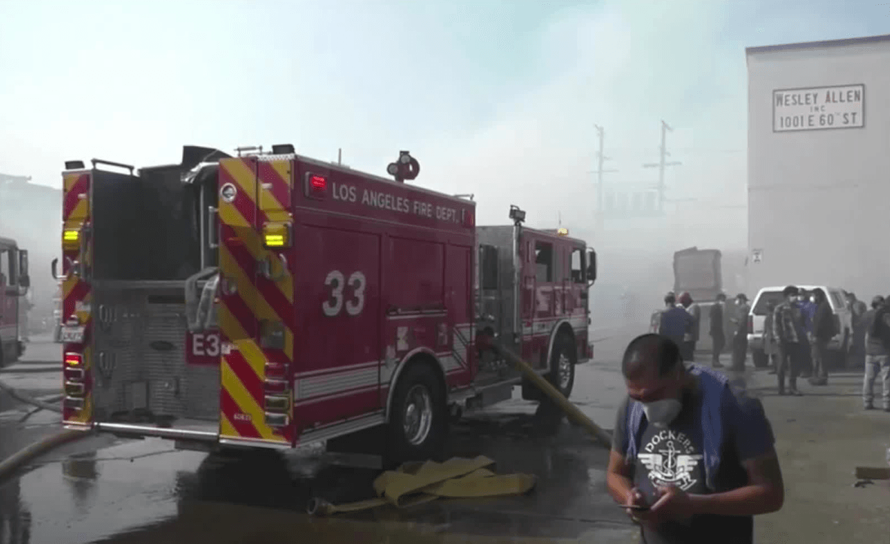 “Se metió a salvar gente y ya no pudo salir”: hispano muere durante incendio en Los Ángeles