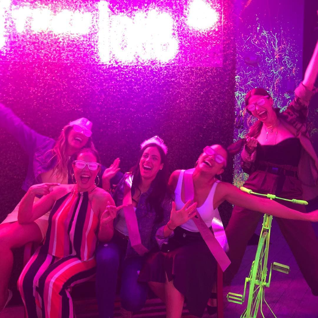 Días antes, había comenzado la cuenta regresiva cuando las damas de honor se reunieron para disfrutar los últimos momentos de Aleyda como soltera.