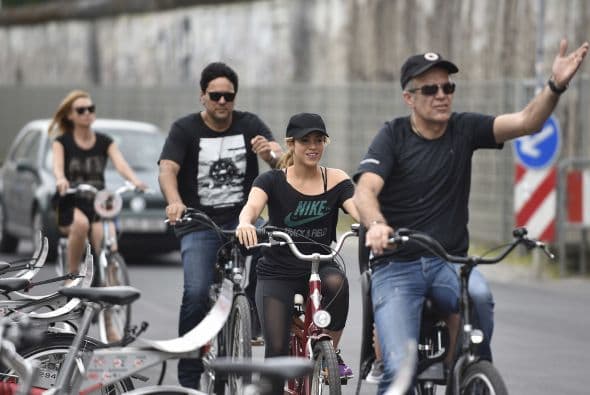 ¡Qué son unos hermosos niños que crecen en una familia ejemplar!