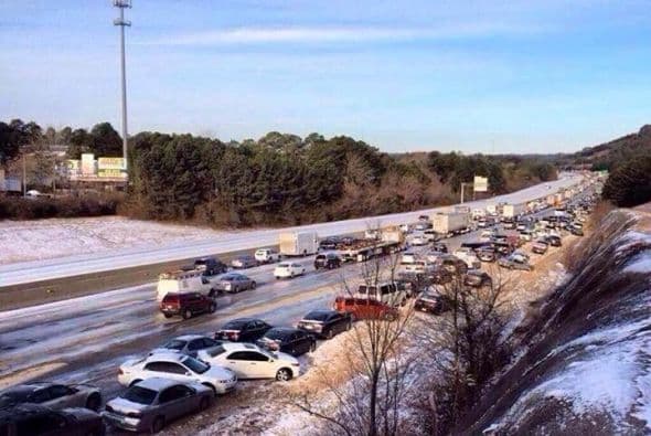 Y también desde Alabama, Celeste Madrid comparte esta hermosa imagen que muestra el embotellamiento que generó el mal tiempo.