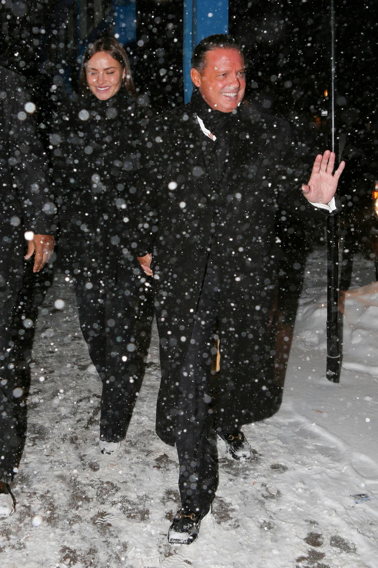 Luis Miguel se la está pasando divino en Aspen en compañía de su novia Kristina. ¡Checa lo bien que se la pasaron!