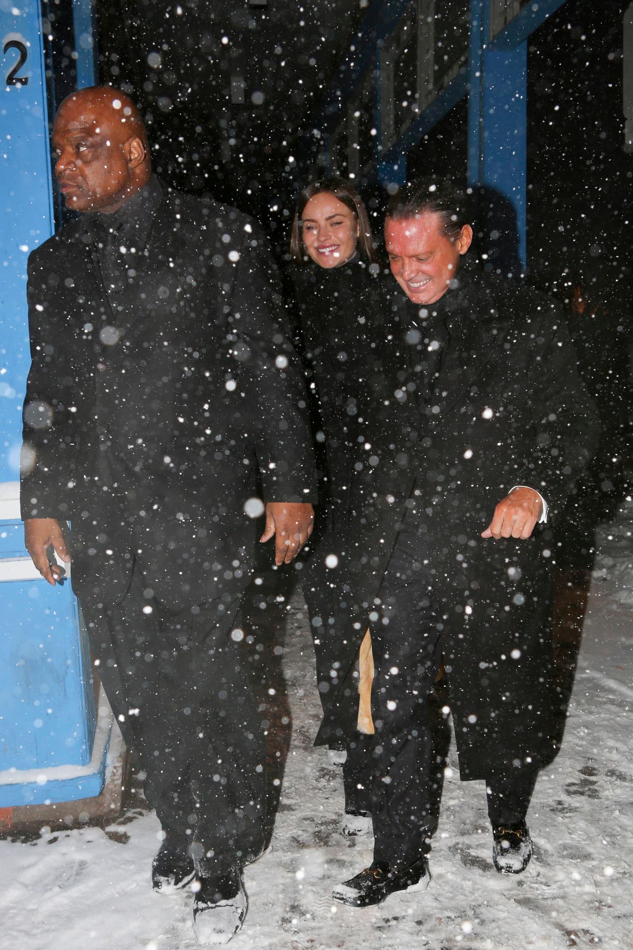 ¿No será que las bajas temperaturas le afecten a su problema? Esperemos que no, porque ya extrañamos sus conciertos.