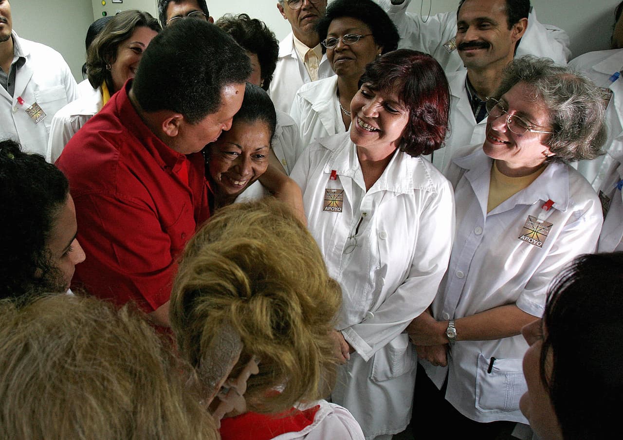 Las misiones médicas cubanas comenzaron en Venezuela en 2003, bajo el gobierno de Hugo Chávez.