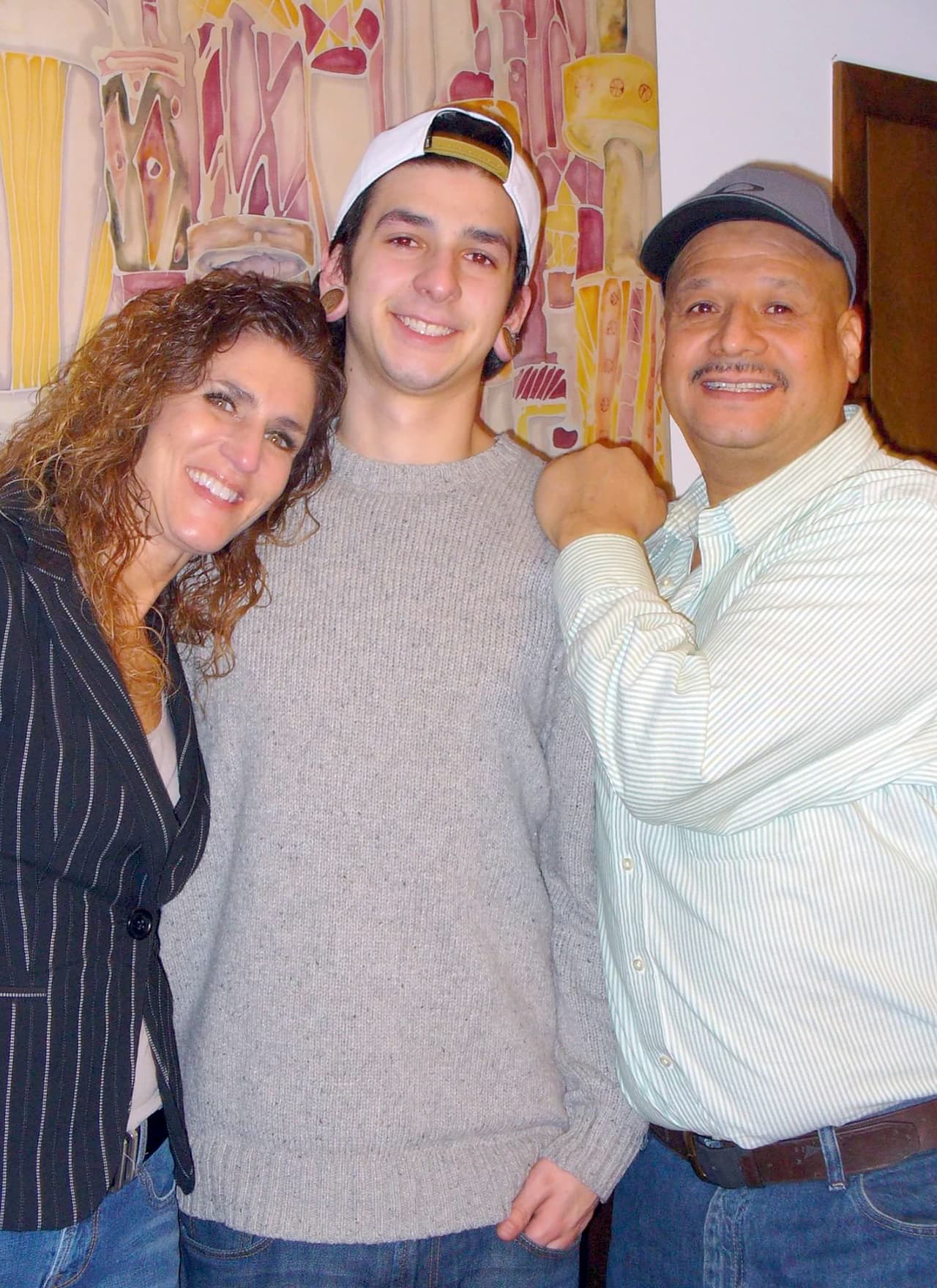 Durante un poco más de seis meses luego de su excarcelación, Mario Victoria intentó rehacer su vida familiar con su exesposa Darcy Martínez (de quien se divorció estando en prisión) y su hijo.