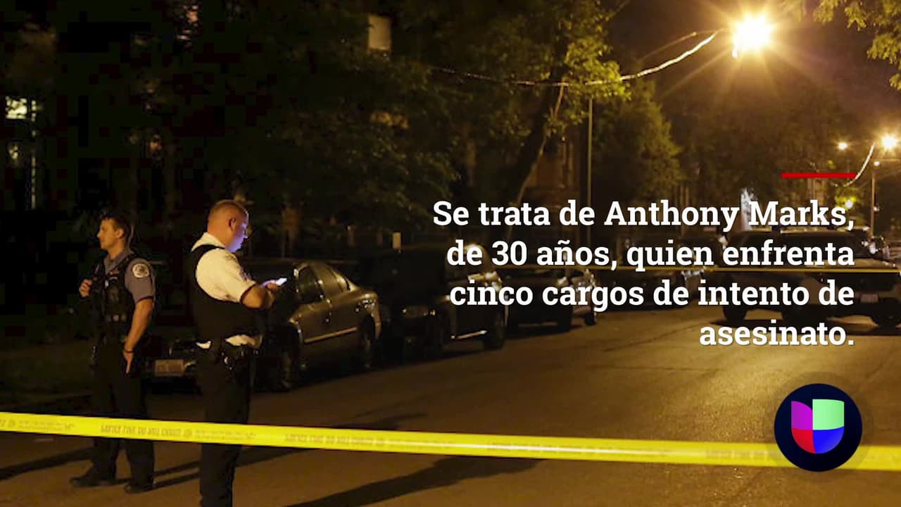Acusan a hombre de intento de asesinato por balear a un oficial de Chicago