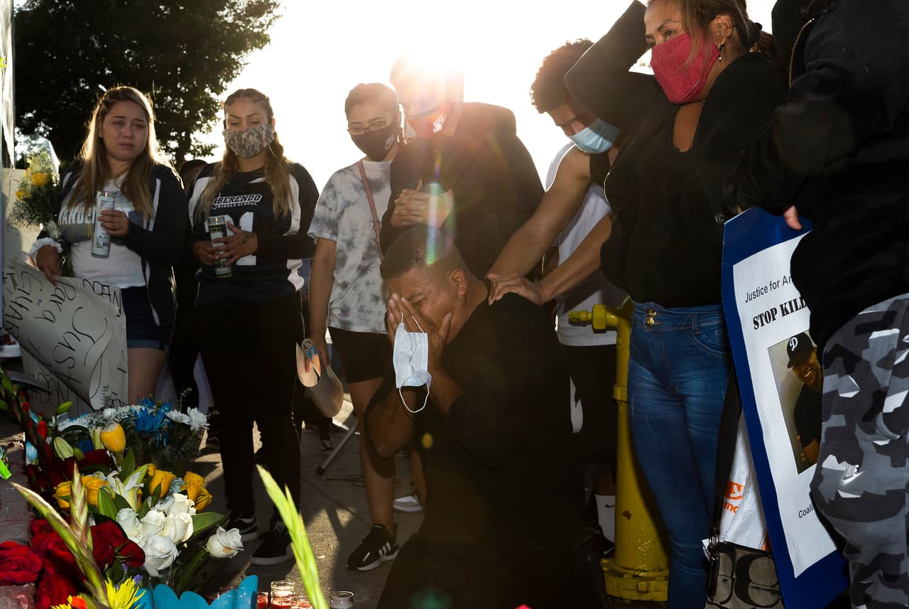 También describieron que Guardado no tenía un uniforme de vigilante que lo identificara como tal. Además, la víctima no tenía edad para trabajar en dicha actividad, por no tener edad para portar armas.