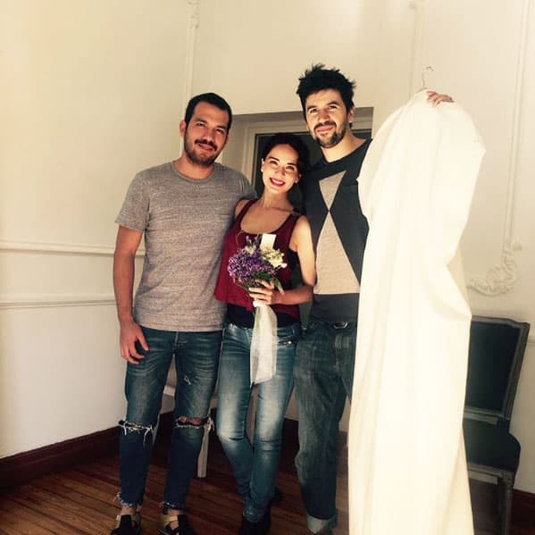 Ellos fueron los diseñadores de su hermoso vestido, por eso les agradeció a través de Instagram: "Muchas gracias a ustedes par de talentosos por diseñar mi vestido para este día tan especial! Divino✨@tristaneisoldamx los mejores@franyakampot @brandtrista".