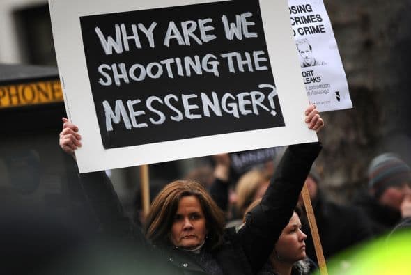 Las calles de Londres se llenaron de simpatizantes que a través de pancartas mostraron su apoyo a Julian Assange.