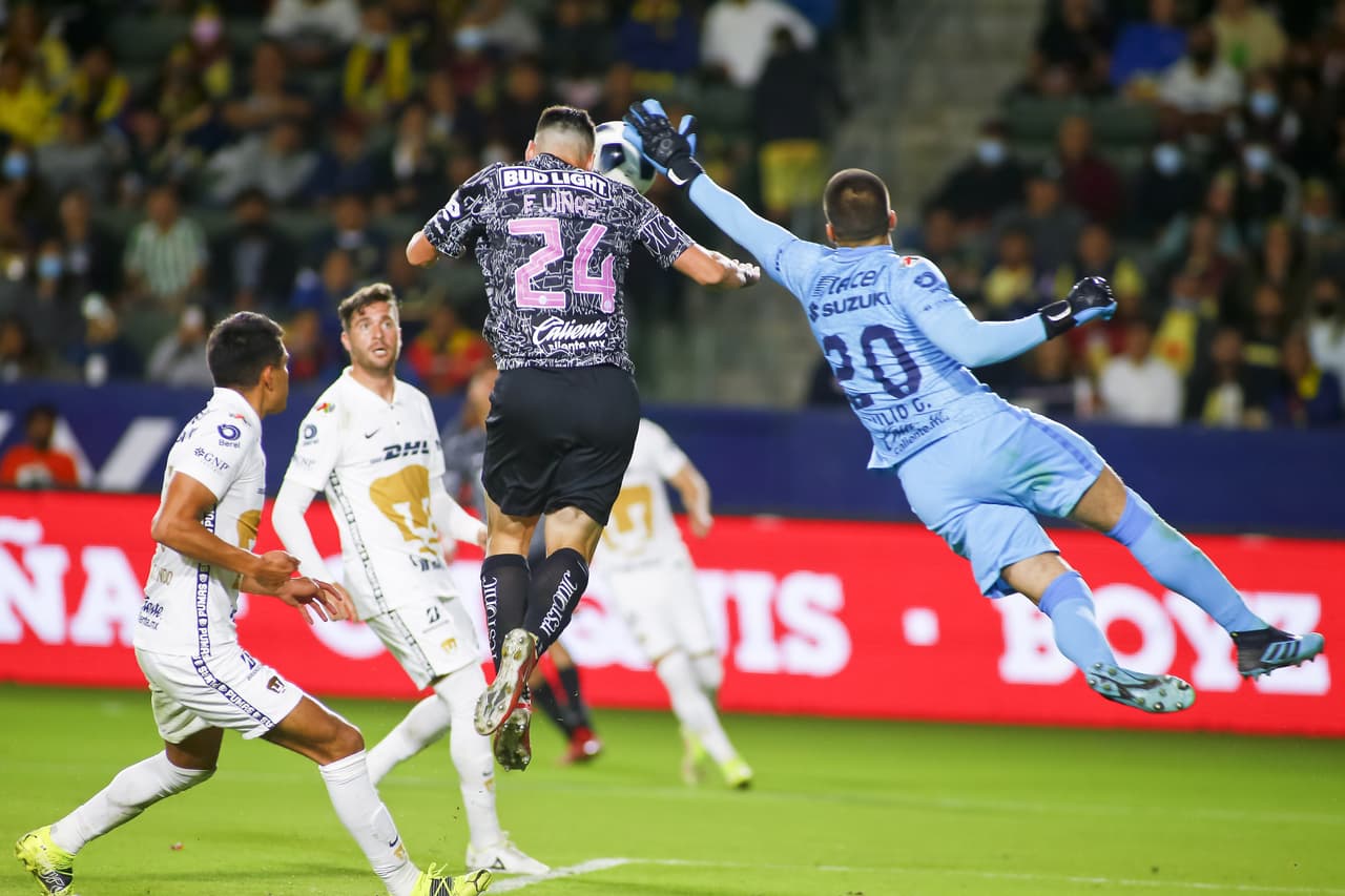 Julio González cerró la puerta de Pumas.