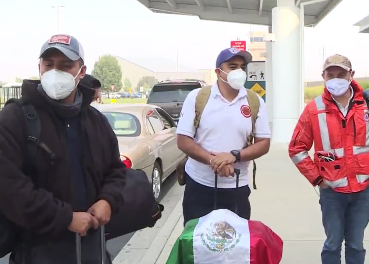 <b>La misión de este grupo de bomberos de Guanajato, México, era apoyar las tareas en los incendios forestales que arrasan en el sur de Oregon</b>, a unas 30 millas de la frontera con California.