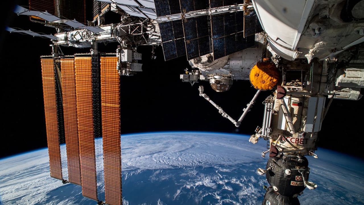 Rusia reconoce que destruyó un satélite, pero niega que pusiera en peligro a astronautas en órbita