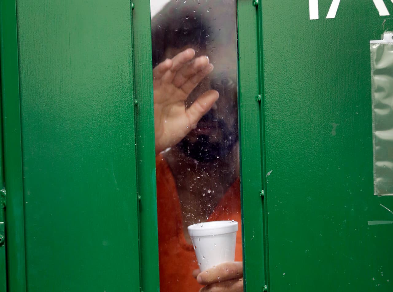 Aislados por años, sin recreación ni ayuda psicológica: así trata Texas a miles de reclusos en confinamiento en solitario