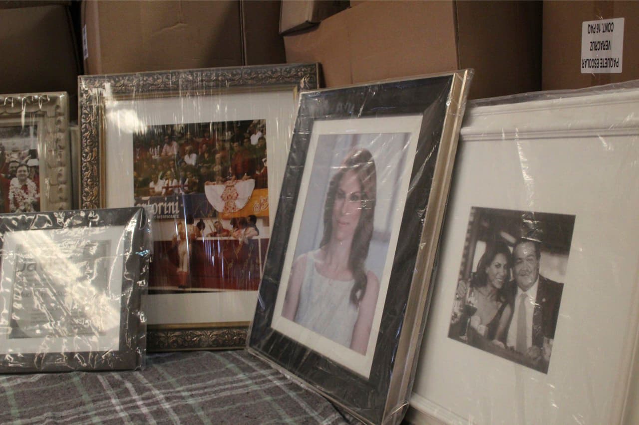 De acuerdo con la Fiscalía de Veracruz, en los diarios de la esposa de Duarte se encuentran detalladas diversas cuentas bancarias y los nombres o apodos de las personas que las administran.
<br>