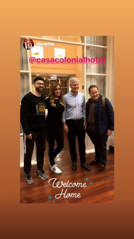 Comenzaron a tomarse algunas fotografías con sus anfitriones.