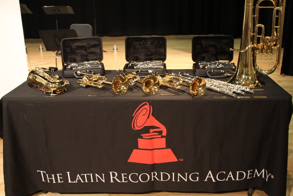 El objetivo de este donativo es apoyar al programa de música del colegio.