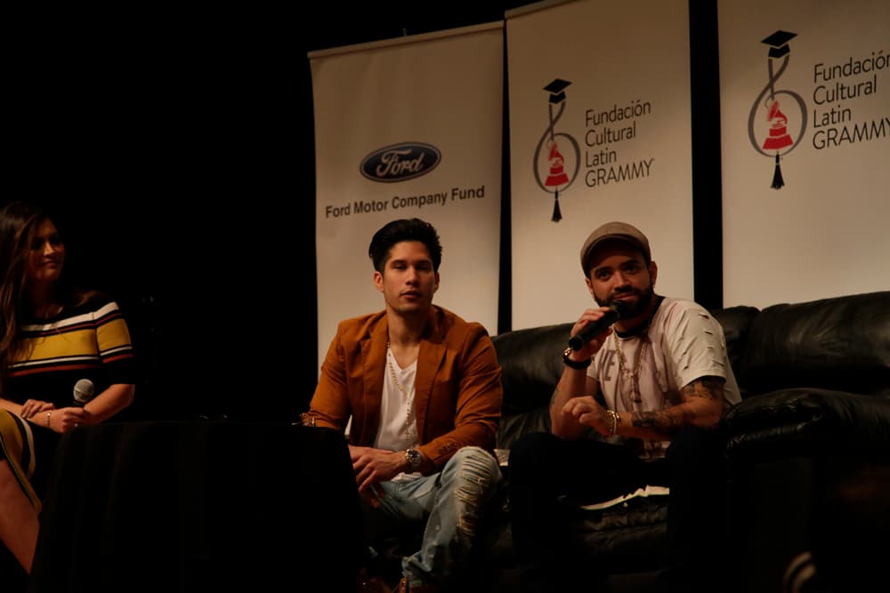 Los intérpretes de 'Andas en Mi Cabeza' compartieron sus experiencias profesionales y las trabas que tuvieron que enfrentar para hoy ser el dúo reconocido que son en el mundo.