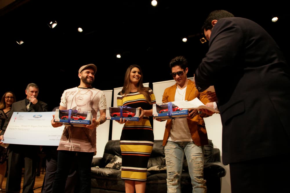 Chiqui Delgado, Chino y Nacho también resultaron sorprendidos con un pequeño presente otorgado por Ford.