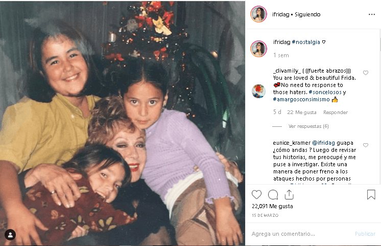 Pinal tiene cuatro nietas: Stephanie Salas, hija de Sylvia Pasquel; Frida Sofia Moctezuma, hija de Alejandra Guzmán; y Giordana y Viviana, hijas de Luis Enrique.