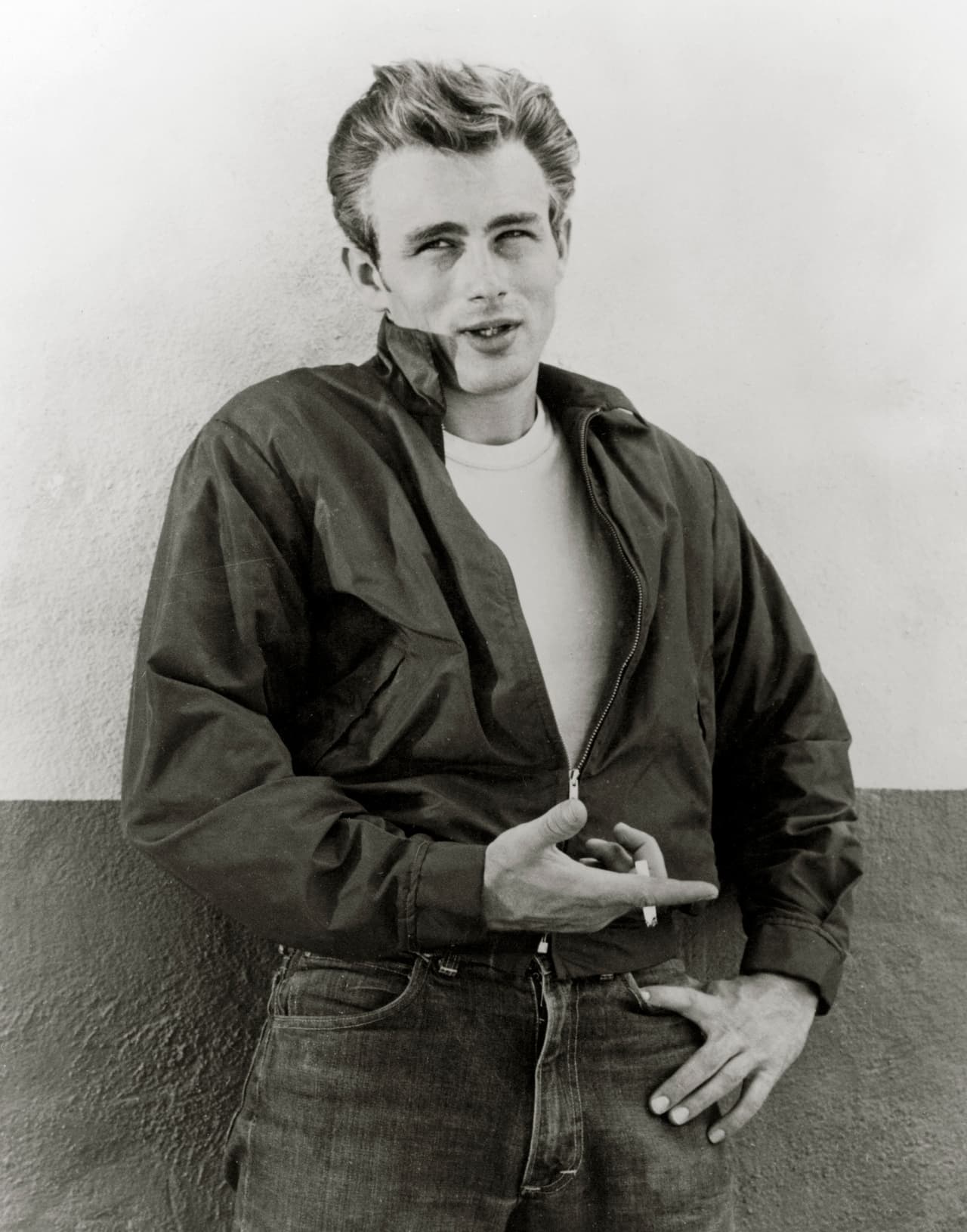 El actor James Dean, quien se ganó la fama en el cine gracias a su protagónico en la película 'Rebelde sin causa', era piloto profesional.
<br>