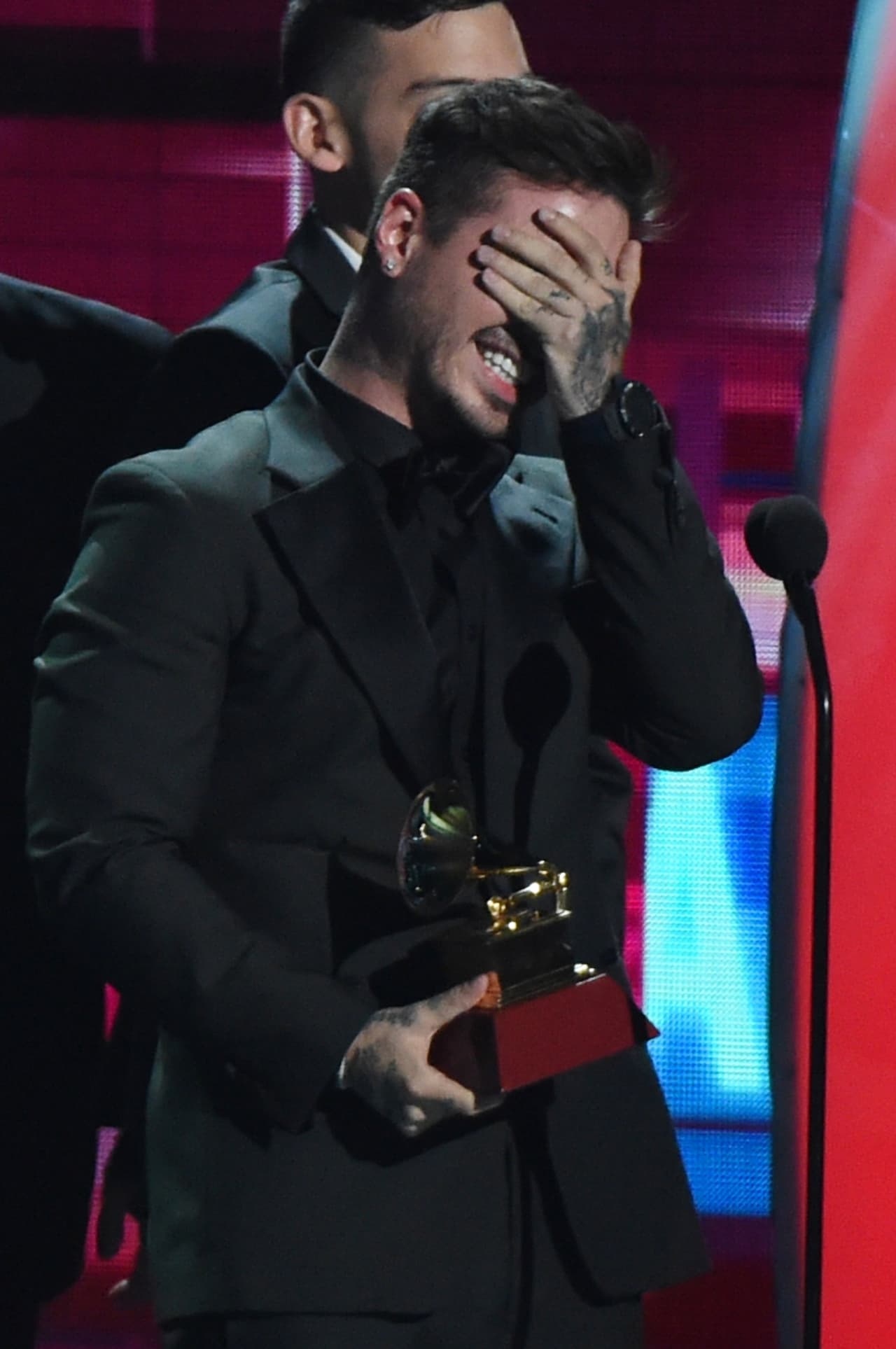 ¡No lo podía creer! Así reaccionó J Balvin en 2016 al recibir su Latin GRAMMY por Mejor Canción Urbana por ‘Ay Vamos’.
