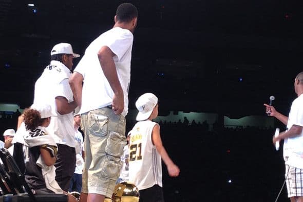 Photos: Spurs Championship Alamodome Celebration 2014