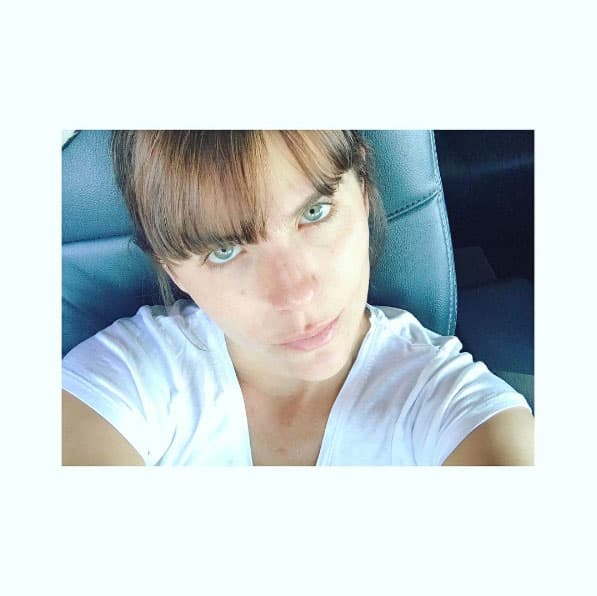 14. Es muy sencilla y natural en su arreglo personal, pero cuando se trata de ir a un evento le gusta producirse.