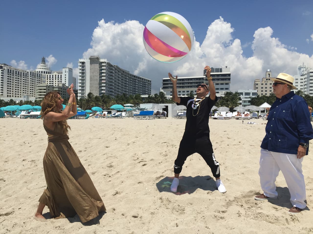 Sigue la gozadera en la playa