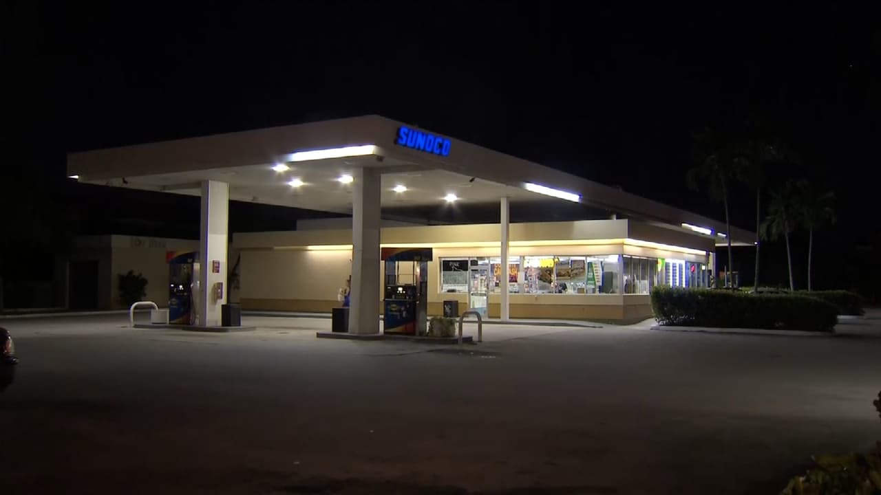 Estación de gasolina en Miramar despide empleado que le negó el servicio a policía