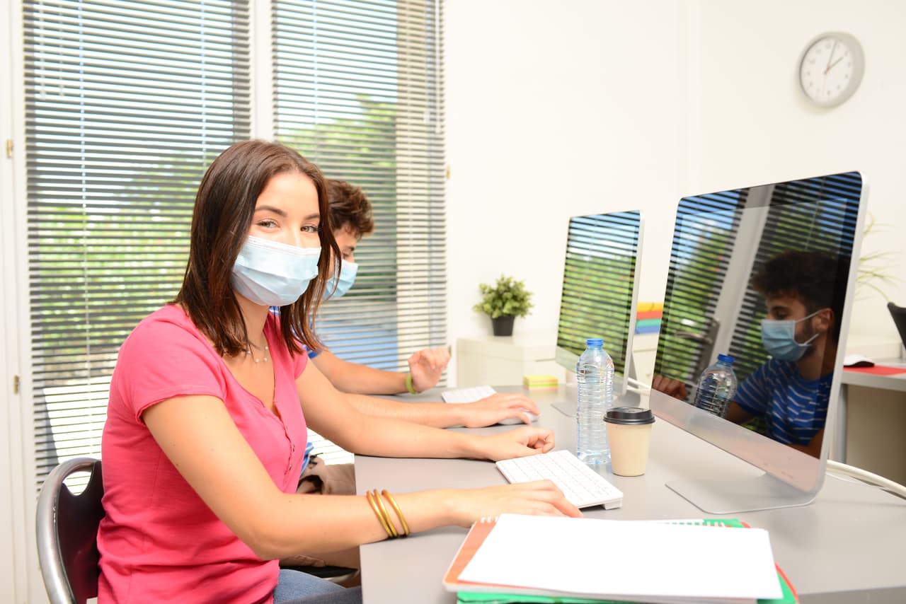 A nivel estudiantil, también se llevan a cabo eventos virtuales y presenciales, con participantes limitados, para motivar la interacción entre los estudiantes, dijeron las representantes en Conexión Fin de Semana.