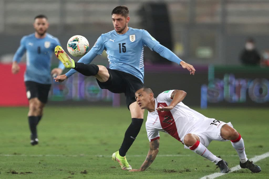 Renato Tapia y Giorgian De Arrascaeta fueron los encargados de baatir las redes en el empate 1-1 de Perú y Uruguay.
