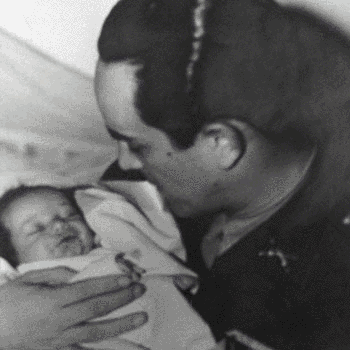 Siendo la hija mayor de Jacobo Árbenz Guzmán, Arabella Irene era su consentida y durante sus años de infancia, fue muy cercana a su padre, algo que cambiaría con los años de exilio.