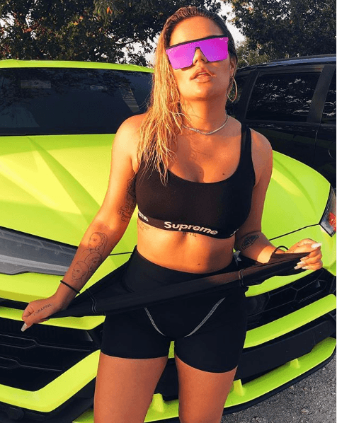 La nominada a Premios Juventud en seis categorías publicó el más reciente 'nail art' que le realizaron.