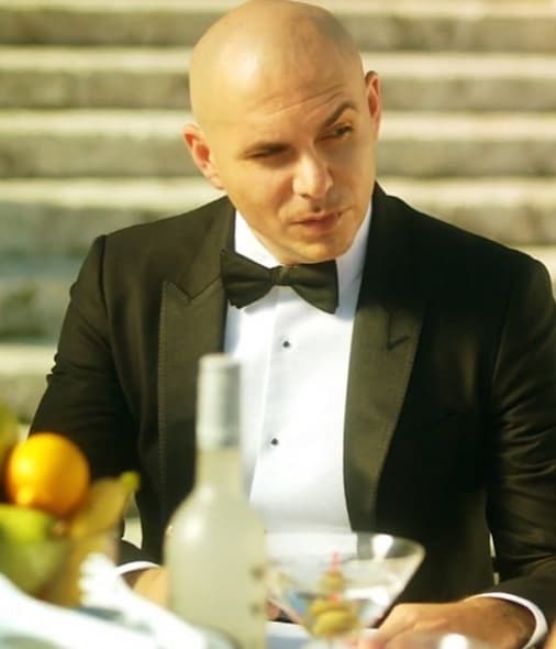 5. Su verdadero nombre es Armando Christian Pérez.