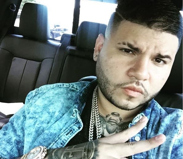 5. Su comida favorita es la mexicana, así es que si quieres invitarlo a comer ya sabes con qué lo vuelves loco.