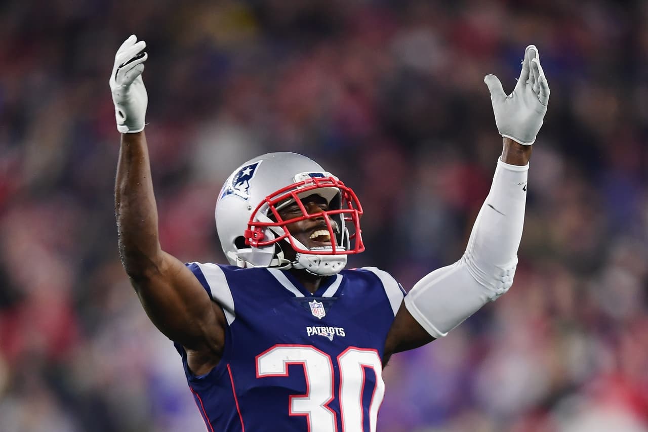 El cornerback Jason McCourty, pieza clave para ganar el Super Bowl de este año ante los LA Rams, regresará a Nueva Inglaterra para jugar dos años más