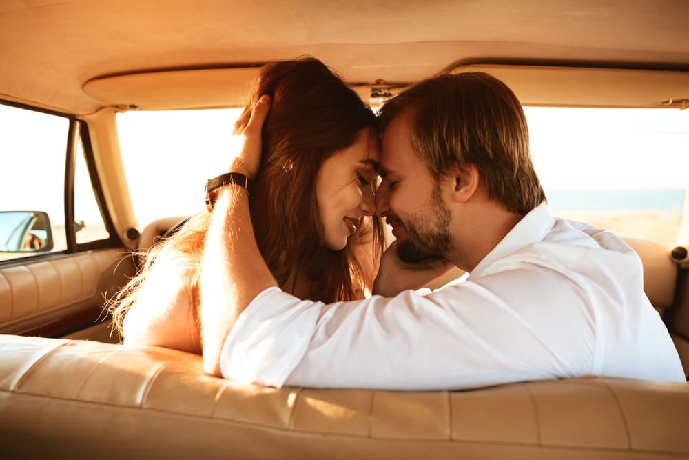 Tu manera de hacer dinero se verá muy cambiada en esta etapa. No desperdicies la oportunidad de estar a solas con tu pareja y trata en la medida de lo posible de escaparte a un sitio donde solamente estén ustedes dos. Este tiempo es para intimar, no para socializar.