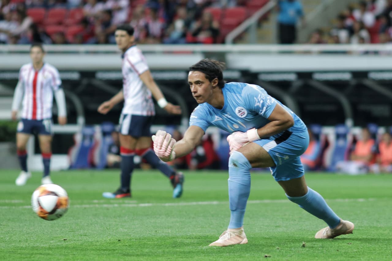 El arquero José Antonio Rodríguez fue protagonista para Lobos BUAP, su seguridad fue clave para mantener el cero en la portería visitante.