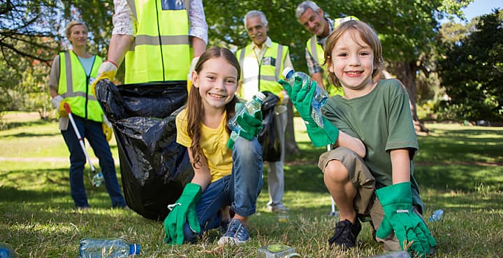 Ayudando a la comunidad en familia, empezar con la consciencia social