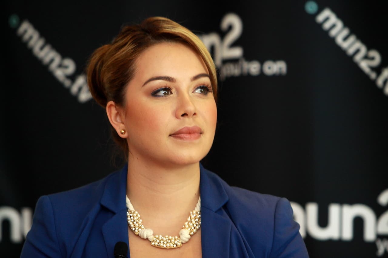Más tarde se estrenó 'Chiquis ‘n Control', donde se vio su debut como empresaria cuando puso su salón de belleza en San Fernando, California.