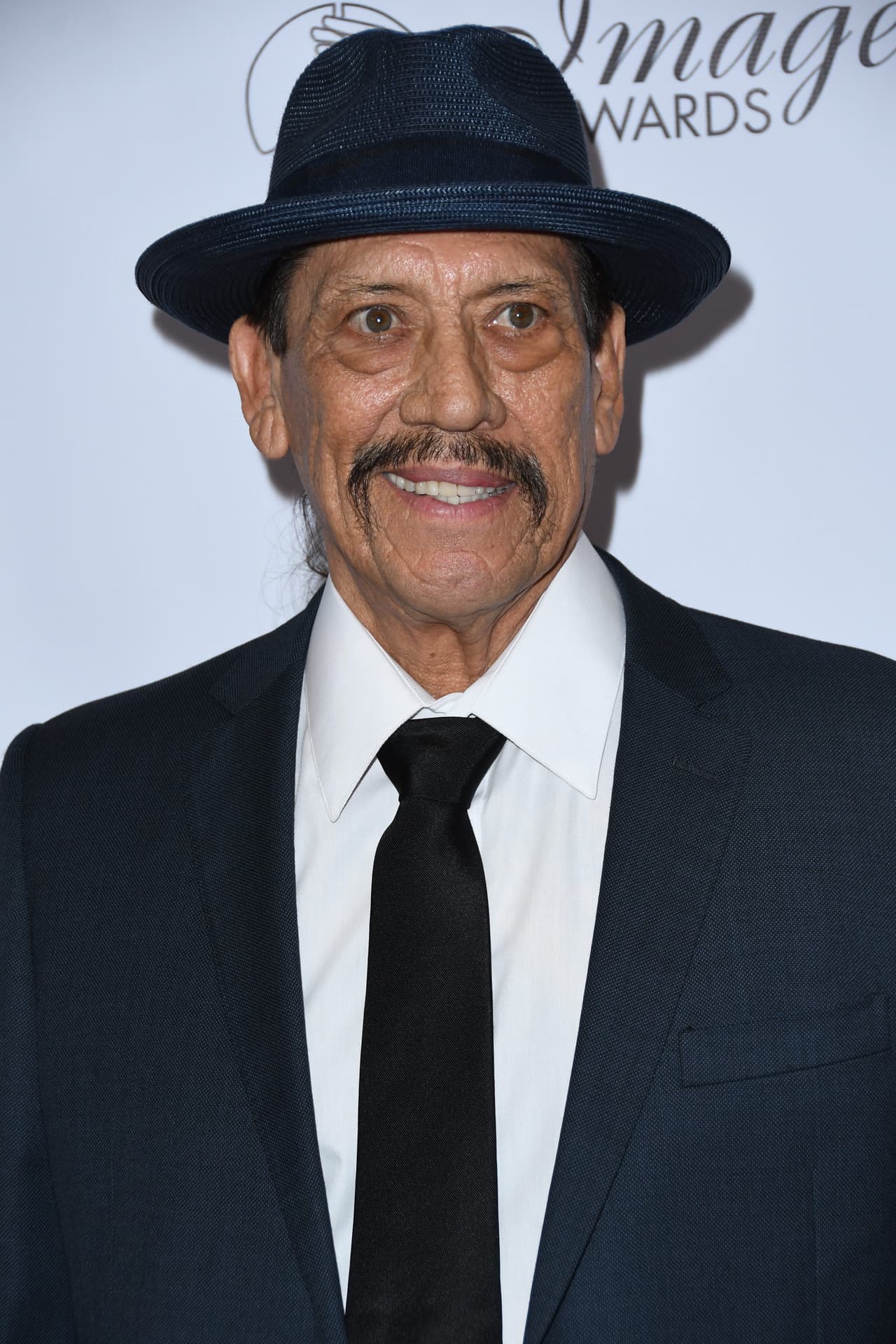 Trejo comenzó su carrera como actor en los años 80, pero es sabido que antes tuvo problemas con las drogas y 
<b><a href="https://www.youtube.com/watch?v=kz_keOLcjQo" target="_blank">pasó varios años en la cárcel</a></b>.