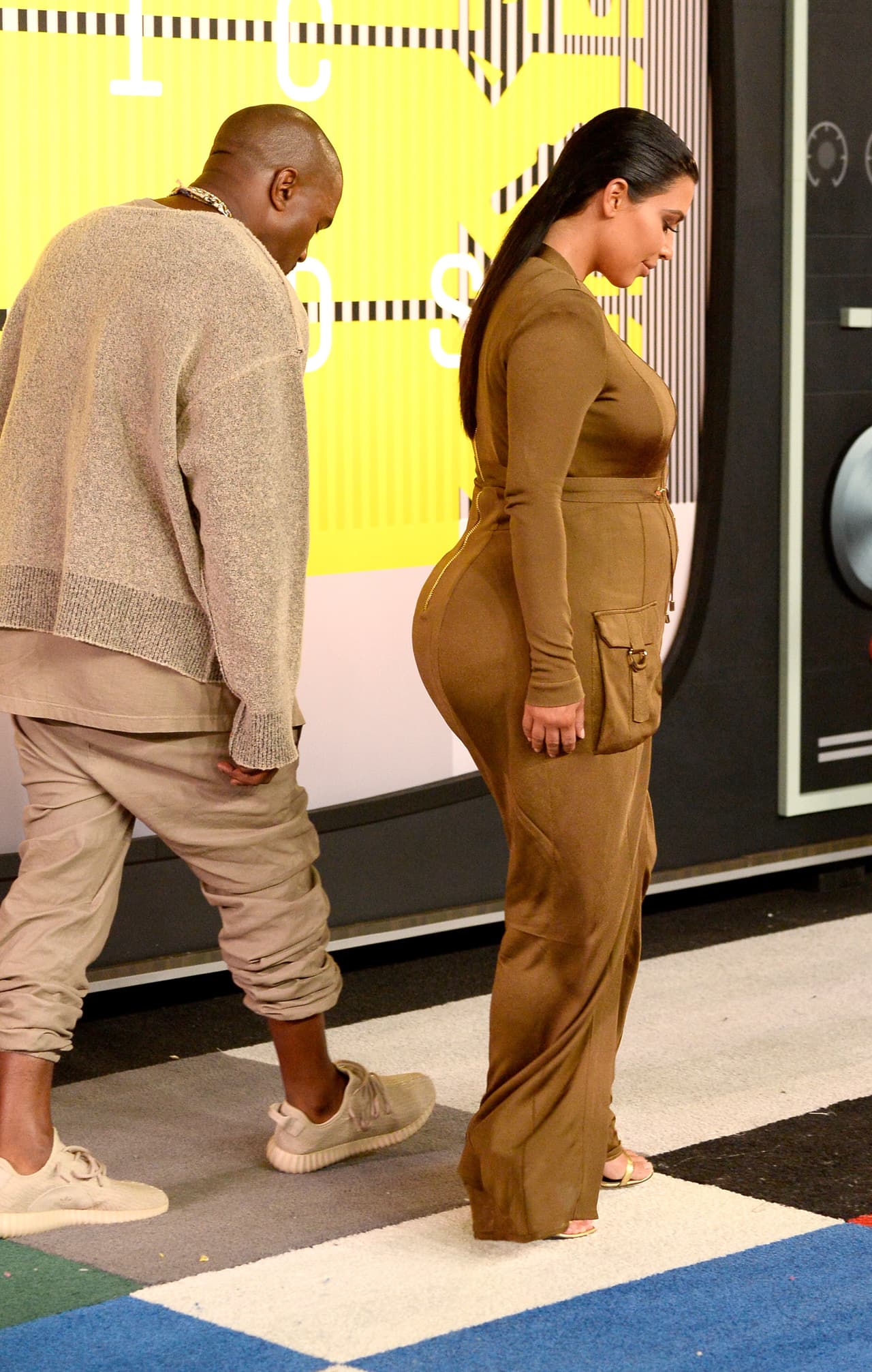 Y sí, la socialité presumi´po su embarazo y esas exageradas curvas que llamaron mucho la atención.