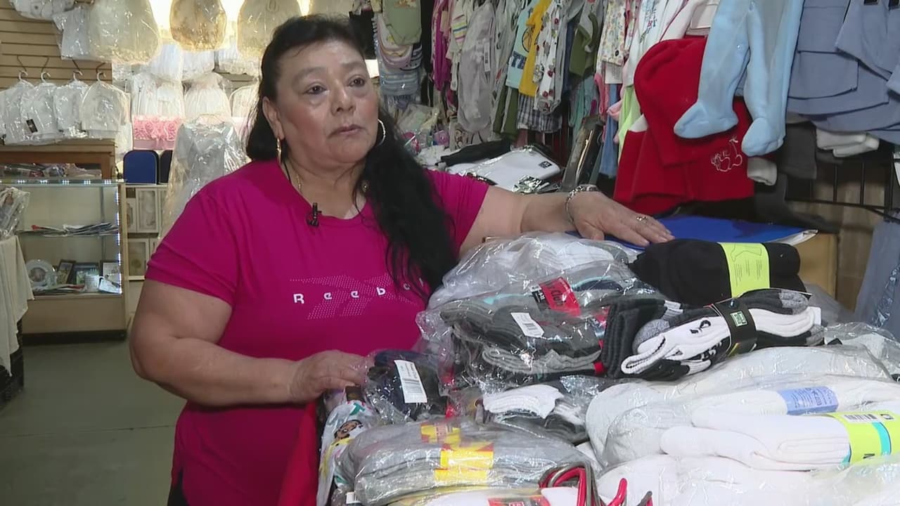 "Ya no contesta": hispana denuncia que pagó $8,000 por dos vehículos usados que nunca recibió